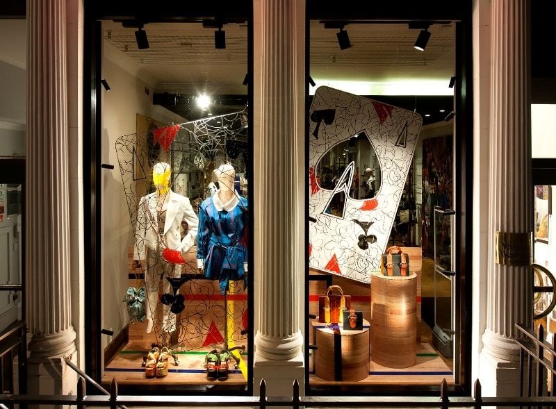 800x589 px_Vivienne Westwood_Retail Store Window